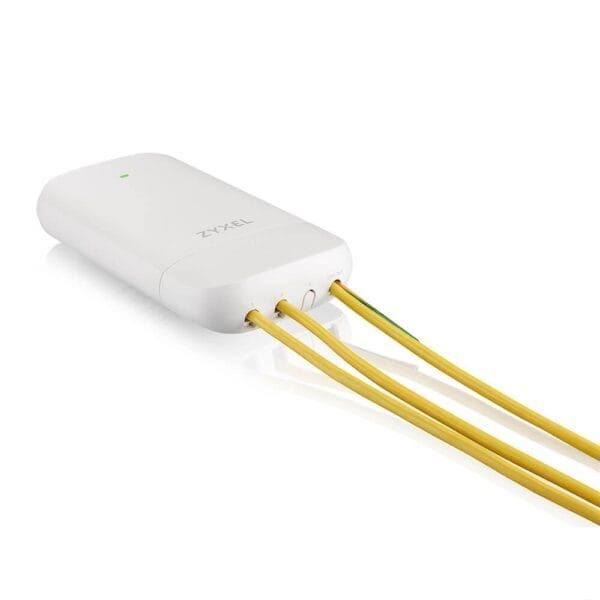 Zyxel PoE12-3PD, 4 x 1Gb port PoE extender. 45W PoE budget, IP55 rated (outdoor) - imagine 3